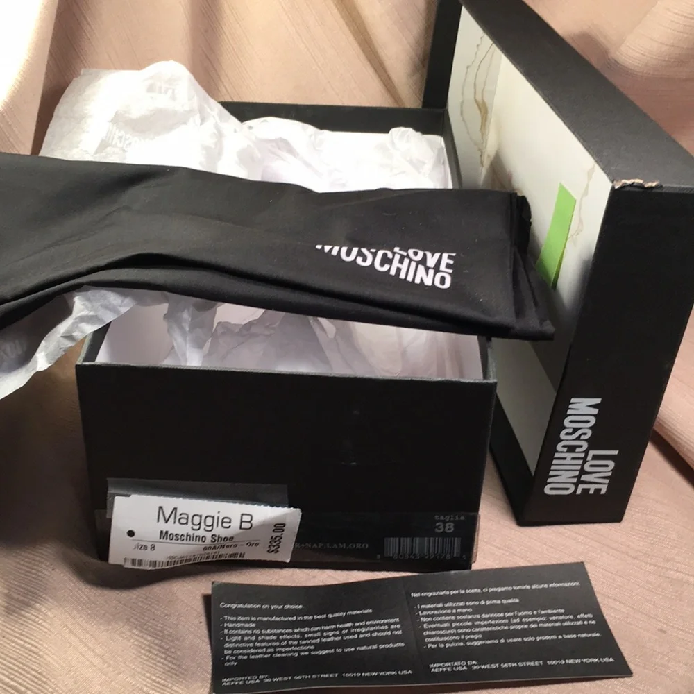 NWT Moschino Maggie B ballet flats